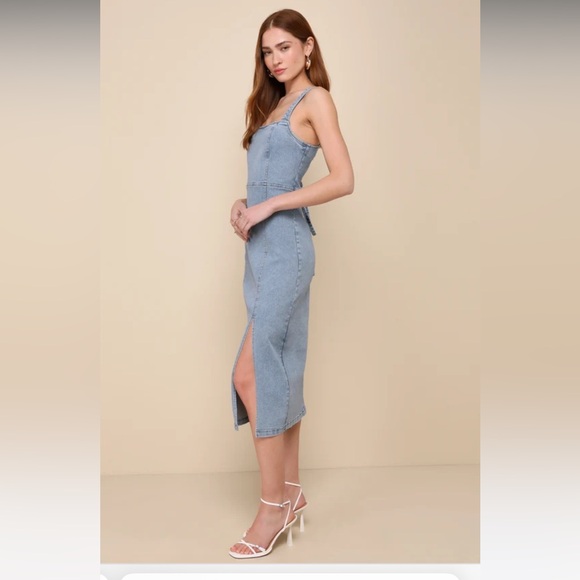 NWT Lulu's Denim Midi Dress - Picture 2 of 4